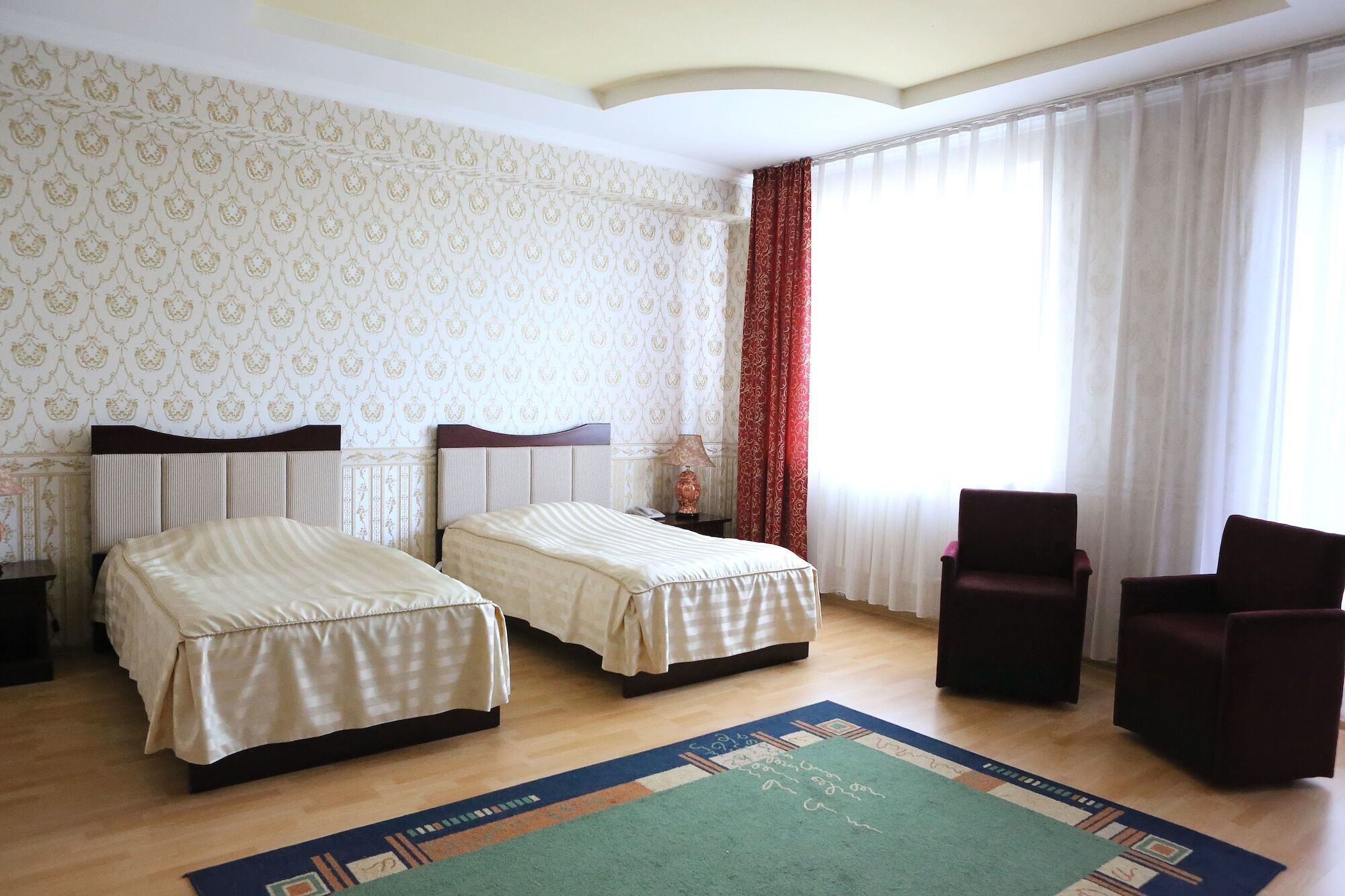 Экипаж Hotel Almaty Exterior photo